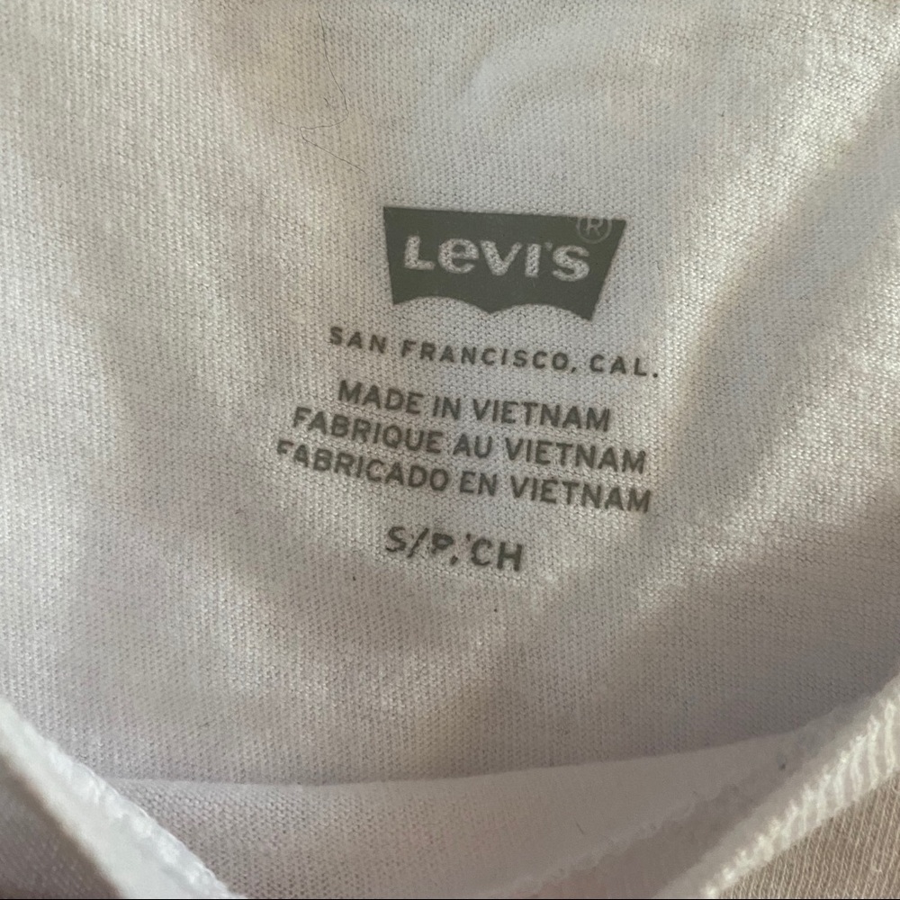 Levi’s T shirt - Picture 2 of 2